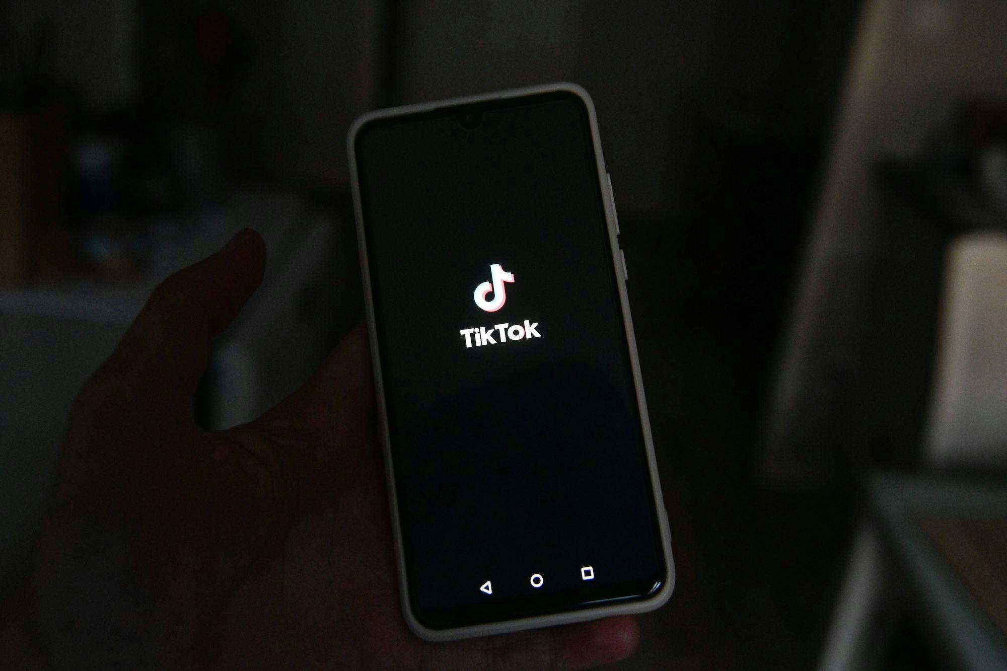 China Politik, Wirtschaft, Industrie, TikTok Verbot, TikTok-Bann TikTok Ban, China USA:  Das TikTok-Logo auf einem Smartphone