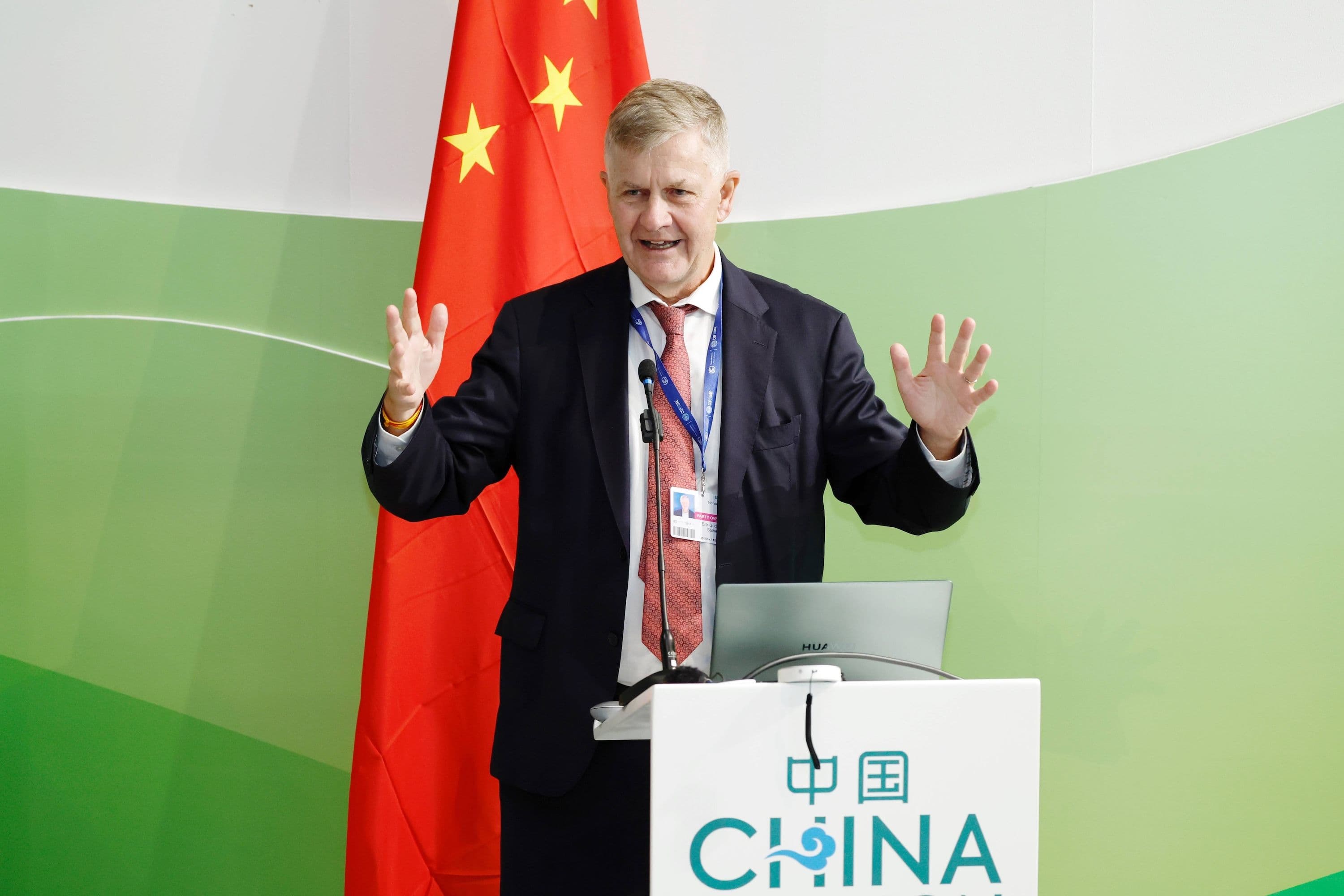 Ehemaliger UN-Beamter im Interview: Der Westen muss von Chinas Win-Win-Ansatz lernen 