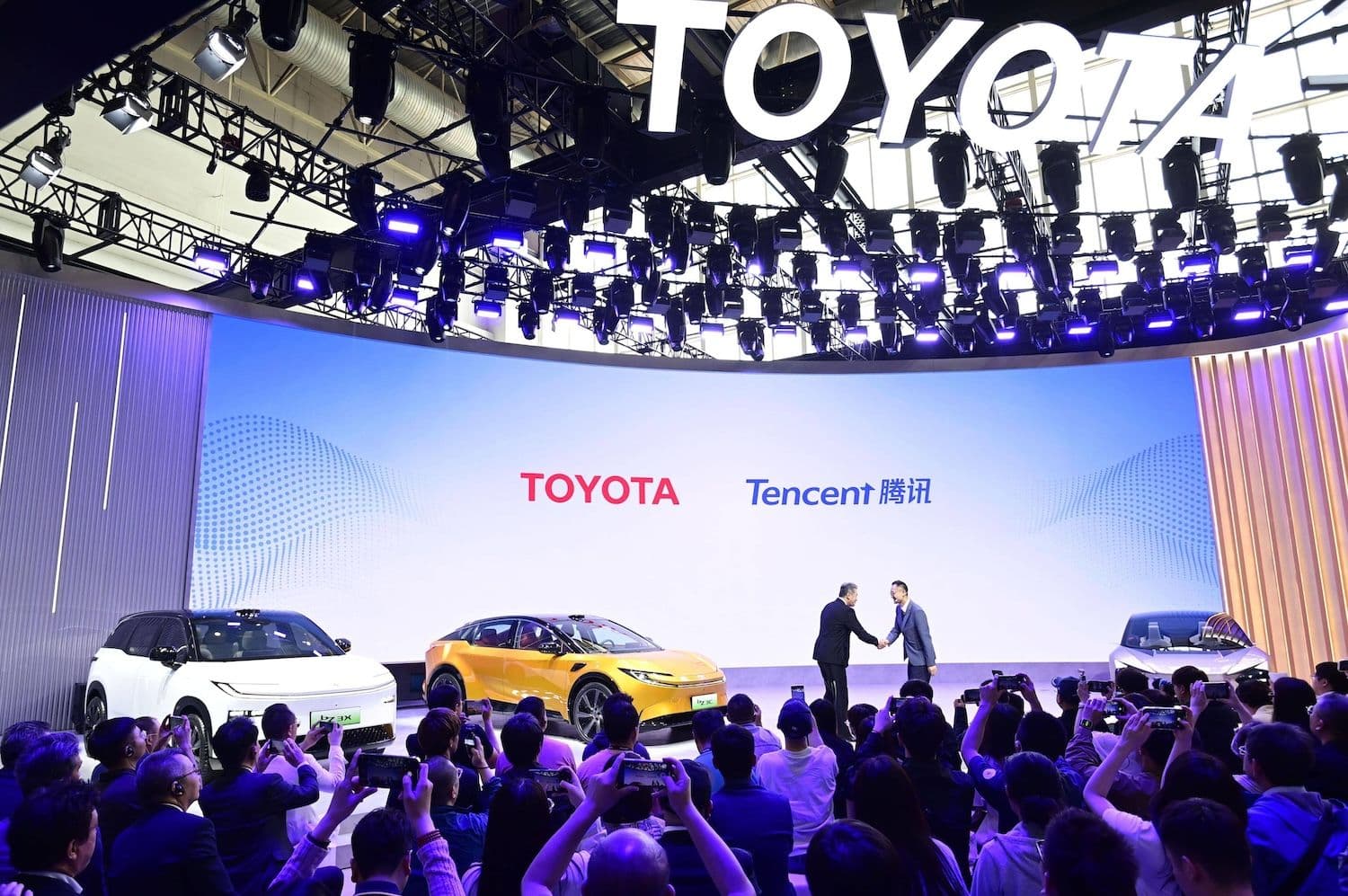 China News, Nachrichten, Aktuelles, Autos, E-Autos, Elektroautos, Autohersteller, Fahrzeugindustrie: Die Toyota Motor Corp. und der chinesische Hightech-Gigant Tencent Holdings bei der Eröffnung der Beijing International Automotive Exhibition 