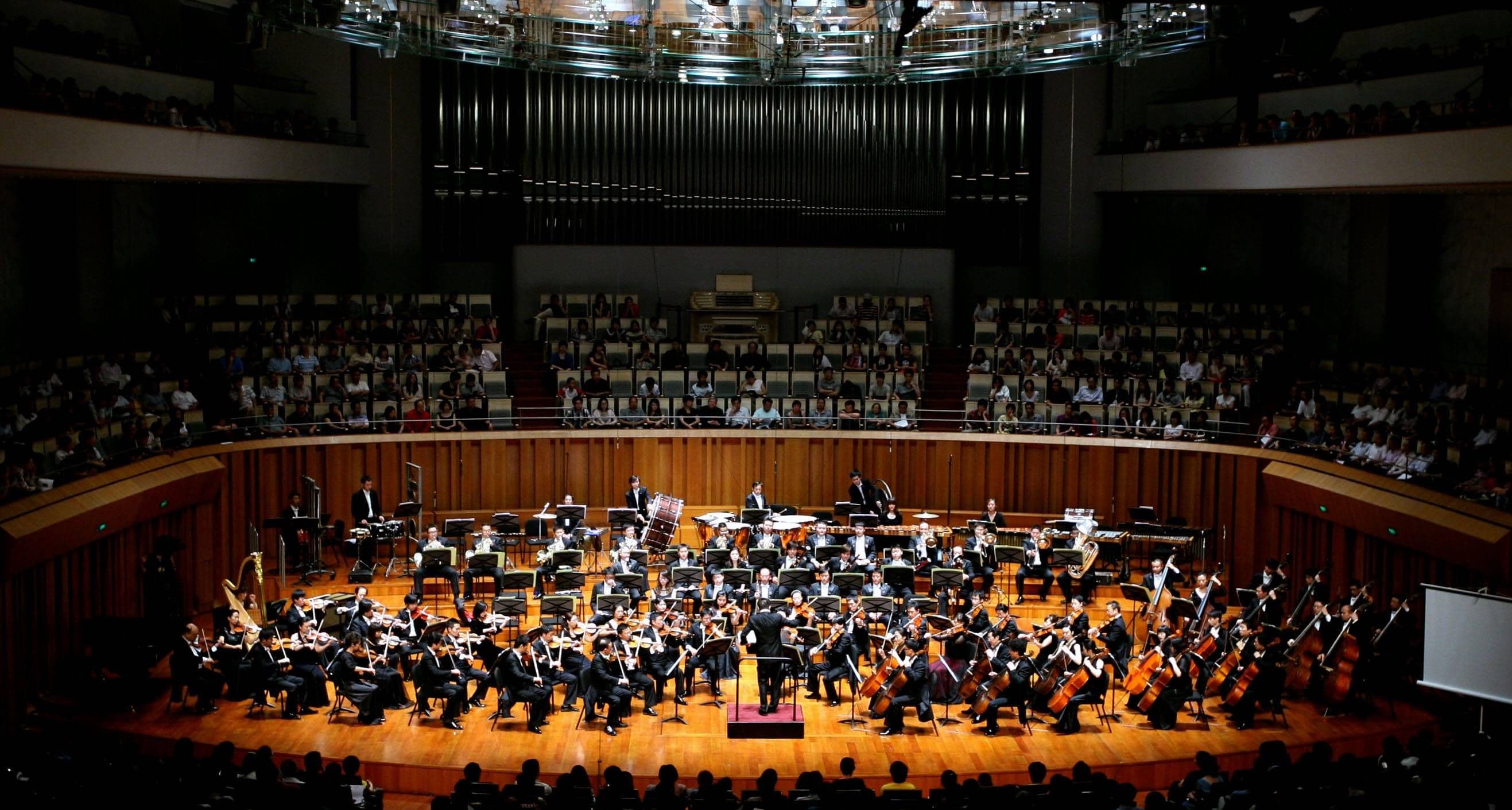 Das China National Symphony Orchestra spielt bei der Abschlusszeremonie des 9. Beijing Modern Music Festival in Peking, der Hauptstadt von China