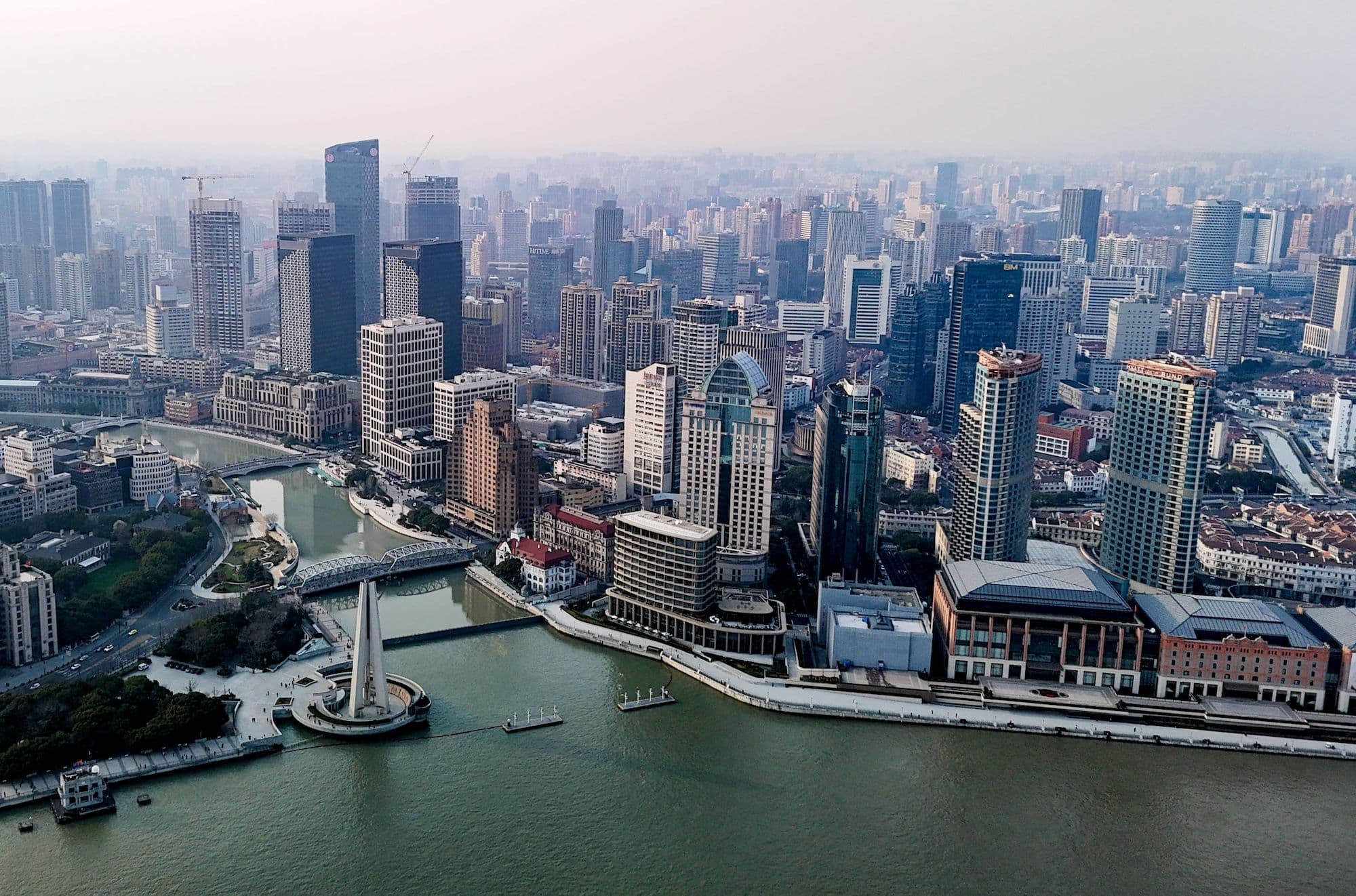 Ein Luftbild zeigt das Lujiazui-Gebiet der Pilot-Freihandelszone in Schanghai, der ersten Pilot-Freihandelszone Chinas, in Schanghai,