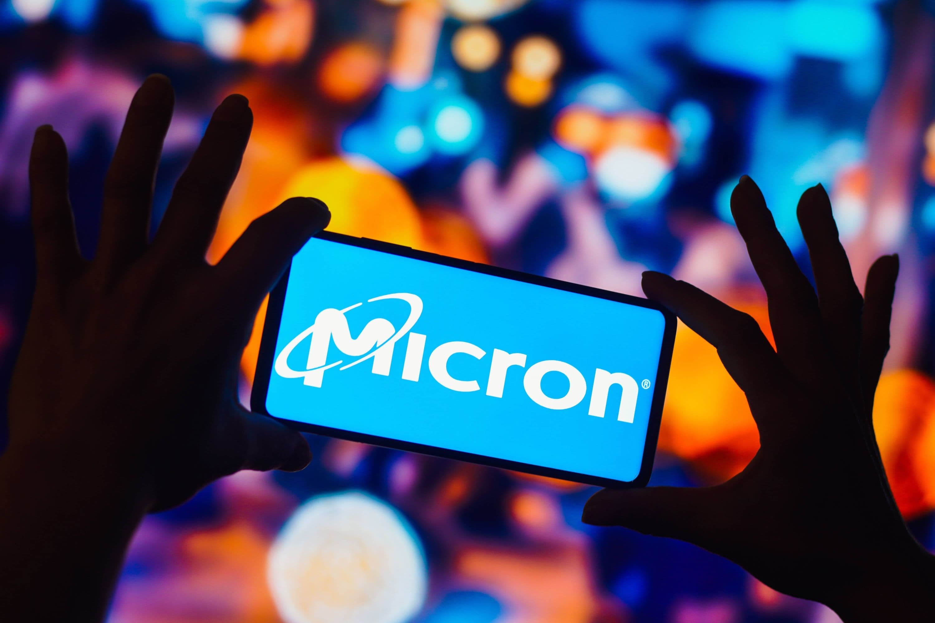 In dieser Fotoillustration wird das Logo von Micron Technology, Inc. auf einem Smartphone-Bildschirm angezeigt.